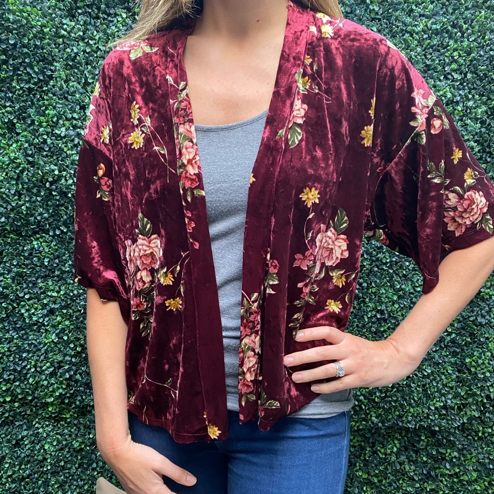 Brand new, never worn velvet velvet cardigan.